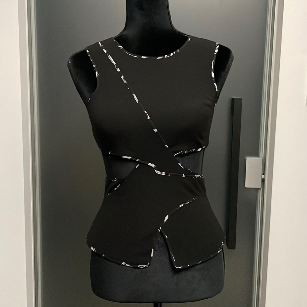 BCBGMAZAZRIA STUNNING TOP - Picture 1 of 9